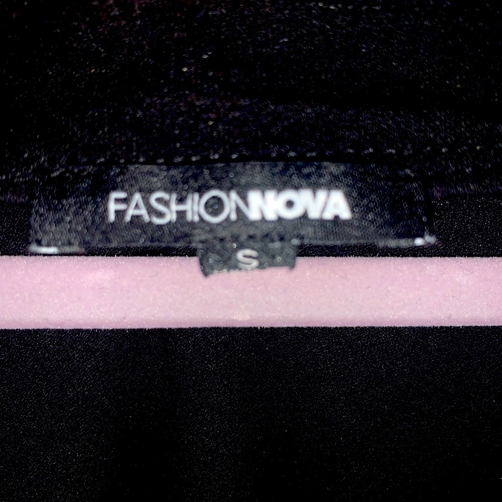 Fashion nova front clip blouse